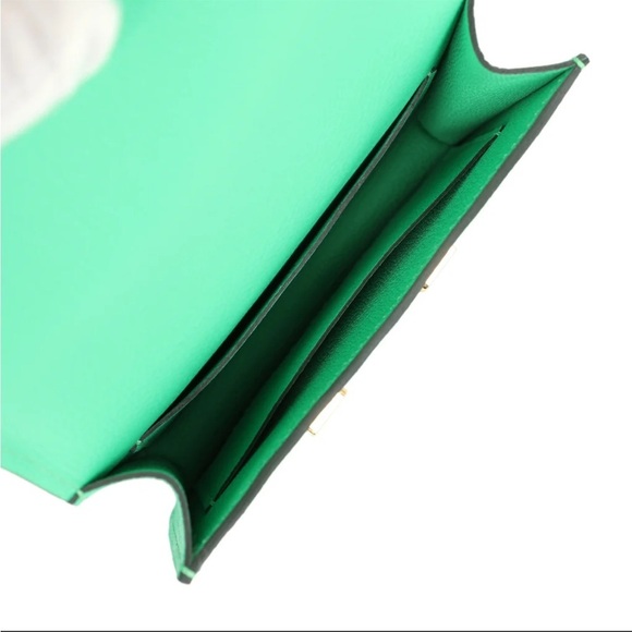 Hermes
Evercolor Bi-Color
Constance Slim Wallet
Vert Comics Bleu Zellige
NWT’s - Picture 9 of 10